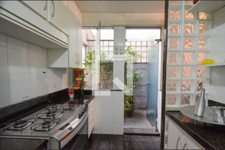 Apartamento à venda com 137m², 4 quartos e 2 vagas Apartamento à venda com 137m², 4 quartos e 2 vagasCozinha