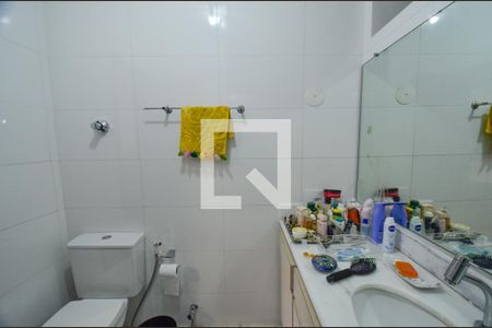 Apartamento à venda com 137m², 4 quartos e 2 vagas Apartamento à venda com 137m², 4 quartos e 2 vagasBanheiro suite