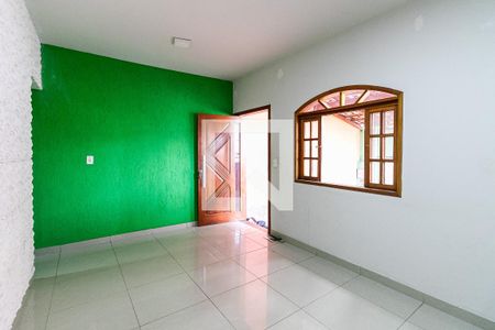 Sala de casa para alugar com 2 quartos, 160m² em Piratininga (venda Nova), Belo Horizonte