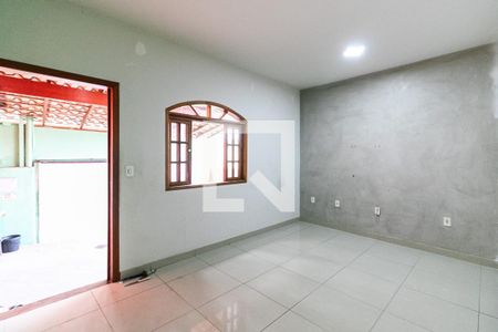 Sala de casa para alugar com 2 quartos, 160m² em Piratininga (venda Nova), Belo Horizonte