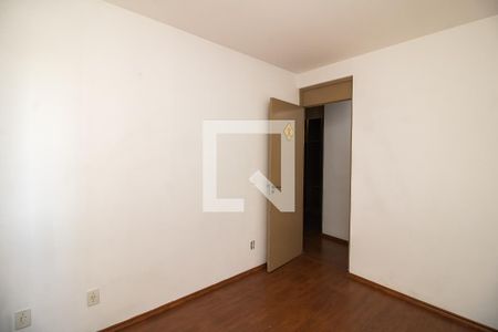 Quarto 1 de apartamento para alugar com 3 quartos, 60m² em Vila Araguaia, São Paulo