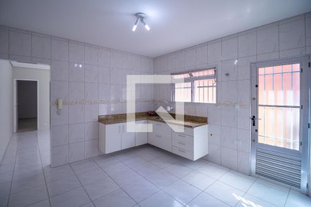 Casa à venda com 100m², 2 quartos e 2 vagas Casa à venda com 100m², 2 quartos e 2 vagasCozinha