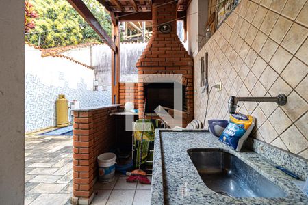 Casa à venda com 165m², 3 quartos e 2 vagasÁrea comum - Churrasqueira