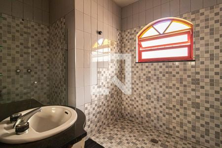 Casa à venda com 165m², 3 quartos e 2 vagasBanheiro do Quarto 2