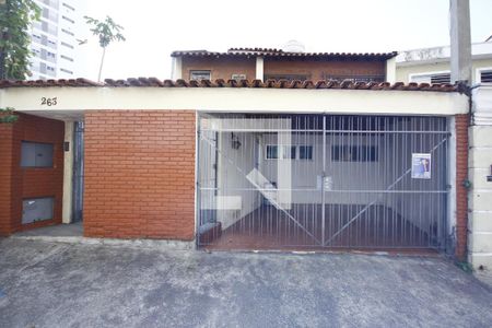 Casa à venda com 300m², 3 quartos e 4 vagasFachada