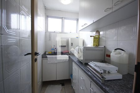 Casa à venda com 300m², 3 quartos e 4 vagasCozinha de apoio