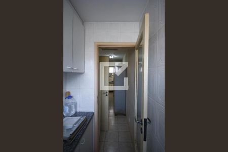 Casa à venda com 300m², 3 quartos e 4 vagasCozinha de apoio