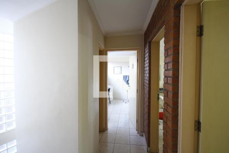 Casa à venda com 300m², 3 quartos e 4 vagasCorredor