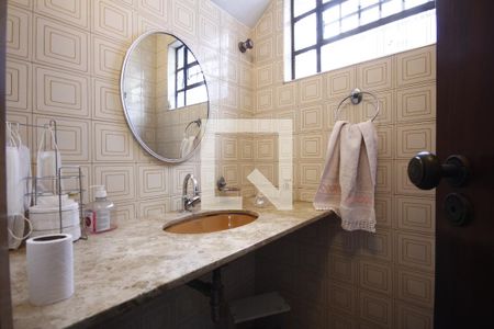 Casa à venda com 300m², 3 quartos e 4 vagasLavabo