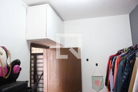 Casa à venda com 174m², 5 quartos e 2 vagasQuarto 4