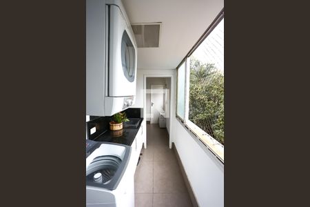 Apartamento à venda com 190m², 4 quartos e 3 vagas Apartamento à venda com 190m², 4 quartos e 3 vagasÁrea de Serviço