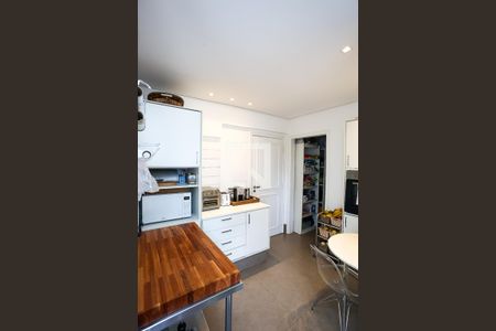 Apartamento à venda com 190m², 4 quartos e 3 vagas Apartamento à venda com 190m², 4 quartos e 3 vagasCozinha