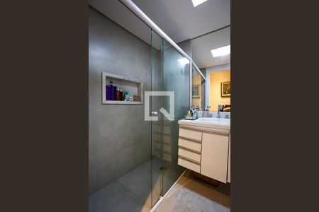 Apartamento à venda com 190m², 4 quartos e 3 vagas Apartamento à venda com 190m², 4 quartos e 3 vagasBanheiro 1