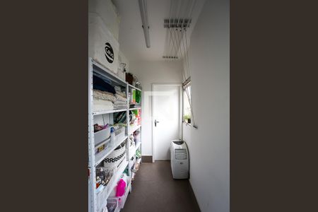 Apartamento à venda com 190m², 4 quartos e 3 vagas Apartamento à venda com 190m², 4 quartos e 3 vagasDespensa