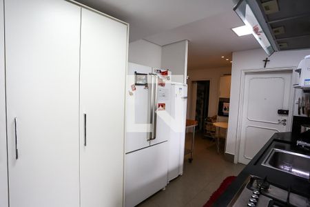 Apartamento à venda com 190m², 4 quartos e 3 vagas Apartamento à venda com 190m², 4 quartos e 3 vagasCozinha