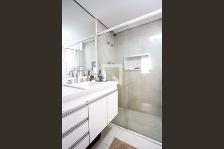 Apartamento à venda com 190m², 4 quartos e 3 vagas Apartamento à venda com 190m², 4 quartos e 3 vagasBanheiro 2