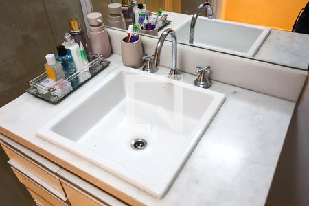 Apartamento à venda com 190m², 4 quartos e 3 vagas Apartamento à venda com 190m², 4 quartos e 3 vagasBanheiro 1