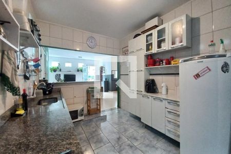 Casa à venda com 263m², 6 quartos e 4 vagasCozinha 