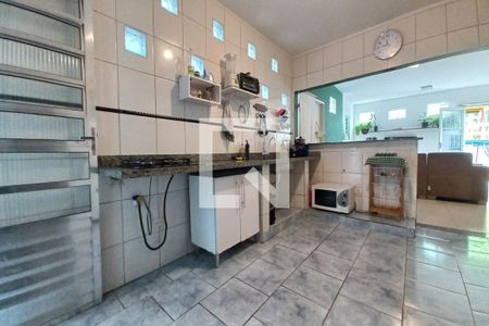 Casa à venda com 263m², 6 quartos e 4 vagasCozinha 