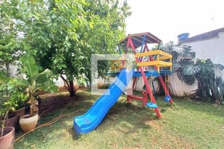 Casa à venda com 263m², 6 quartos e 4 vagasÁrea comum - Playground