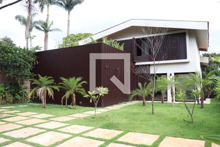 Casa à venda com 379m², 5 quartos e sem vagaÁrea externa
