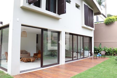 Casa à venda com 379m², 5 quartos e sem vagaÁrea externa