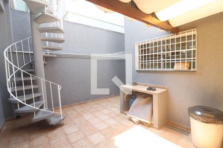 Casa à venda com 198m², 4 quartos e 2 vagasQuintal 