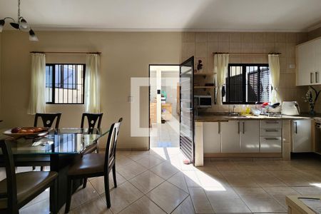 Casa à venda com 325m², 5 quartos e 3 vagasCopa