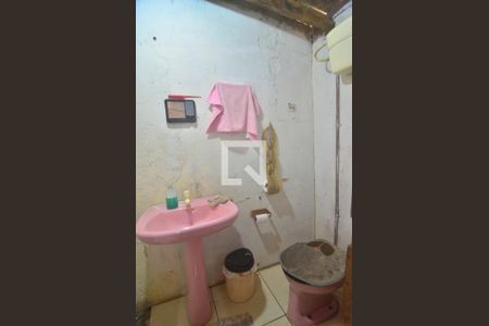 Casa à venda com 240m², 2 quartos e 1 vagaBanheiro