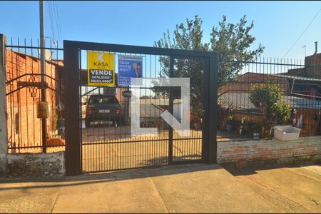 Casa à venda com 240m², 2 quartos e 1 vagaFachada