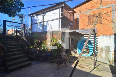 Casa à venda com 240m², 2 quartos e 1 vagaPátio