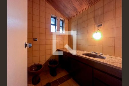 Casa para alugar com 1000m², 4 quartos e 4 vagasBanheiro 