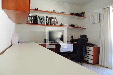 Casa à venda com 169m², 4 quartos e 2 vagasQuarto 3