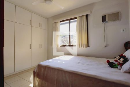 Casa à venda com 169m², 4 quartos e 2 vagas Casa à venda com 169m², 4 quartos e 2 vagasQuarto 2 - Suíte