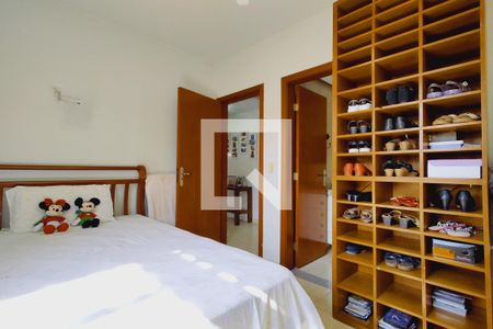 Casa à venda com 169m², 4 quartos e 2 vagas Casa à venda com 169m², 4 quartos e 2 vagasQuarto 2 - Suíte