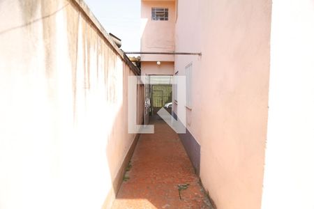 Casa à venda com 200m², 4 quartos e 2 vagasCorredor Lateral