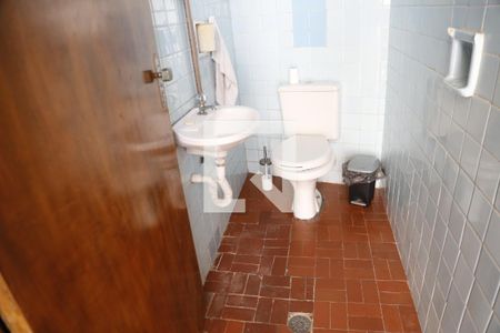 Casa à venda com 200m², 4 quartos e 2 vagasBanheiro de serviço