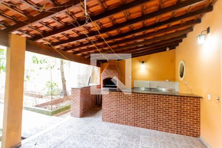 Casa à venda com 273m², 3 quartos e 3 vagas Casa à venda com 273m², 3 quartos e 3 vagasChurrasqueira