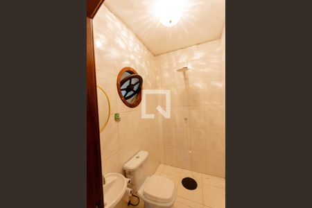 Casa à venda com 273m², 3 quartos e 3 vagas Casa à venda com 273m², 3 quartos e 3 vagasBanheiro da Área de Jogos