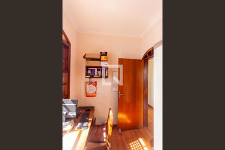 Casa à venda com 273m², 3 quartos e 3 vagas Casa à venda com 273m², 3 quartos e 3 vagasQuarto