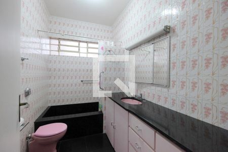 Casa à venda com 227m², 3 quartos e 2 vagasBanheiro 1