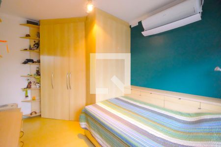 Casa à venda com 227m², 3 quartos e 2 vagasQuarto 3