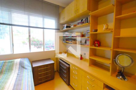 Casa à venda com 227m², 3 quartos e 2 vagasQuarto 3