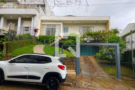Casa à venda com 227m², 3 quartos e 2 vagasFachada