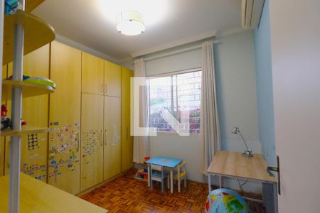 Casa à venda com 227m², 3 quartos e 2 vagasQuarto 2