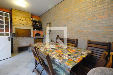 Casa à venda com 227m², 3 quartos e 2 vagasSalão