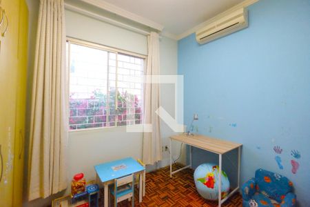 Casa à venda com 227m², 3 quartos e 2 vagasQuarto 2