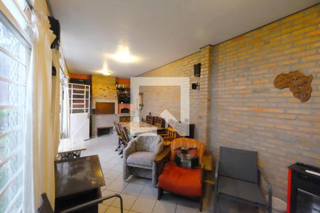 Casa à venda com 227m², 3 quartos e 2 vagasSalão