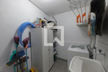 Casa à venda com 227m², 3 quartos e 2 vagasÁrea de Serviço