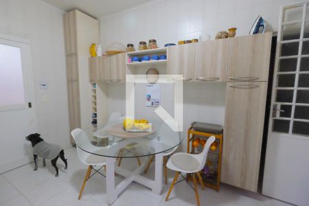 Casa à venda com 227m², 3 quartos e 2 vagasCozinha